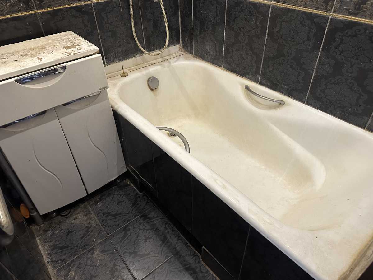 Продаж 3-кімнатної квартири 57 м², Волгоградська вул., 37