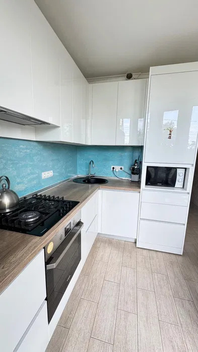 Продаж 2-кімнатної квартири 53.4 м²