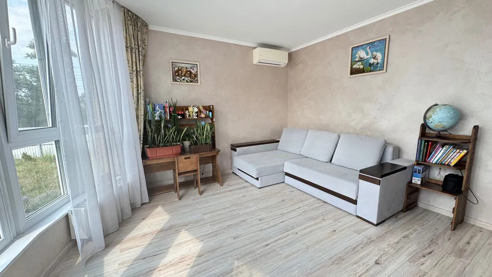 Продаж 2-кімнатної квартири 53.4 м²