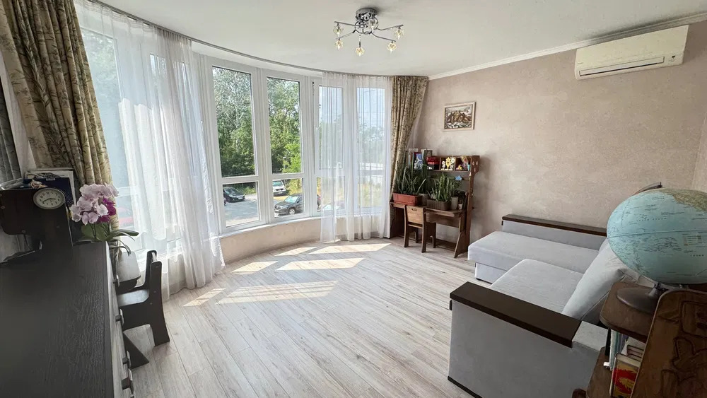 Продаж 2-кімнатної квартири 53.4 м²