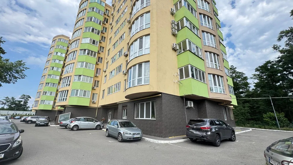 Продаж 2-кімнатної квартири 53.4 м²