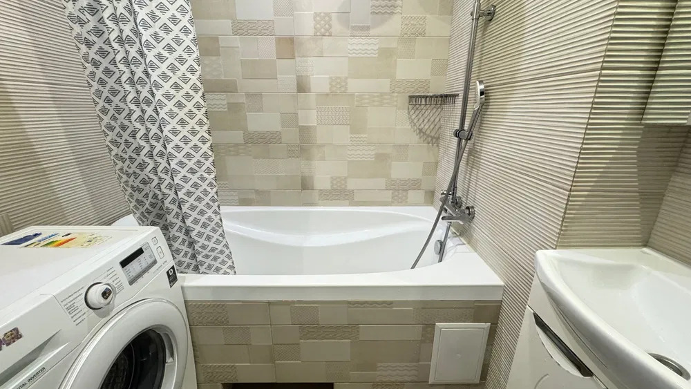 Продаж 2-кімнатної квартири 53.4 м²