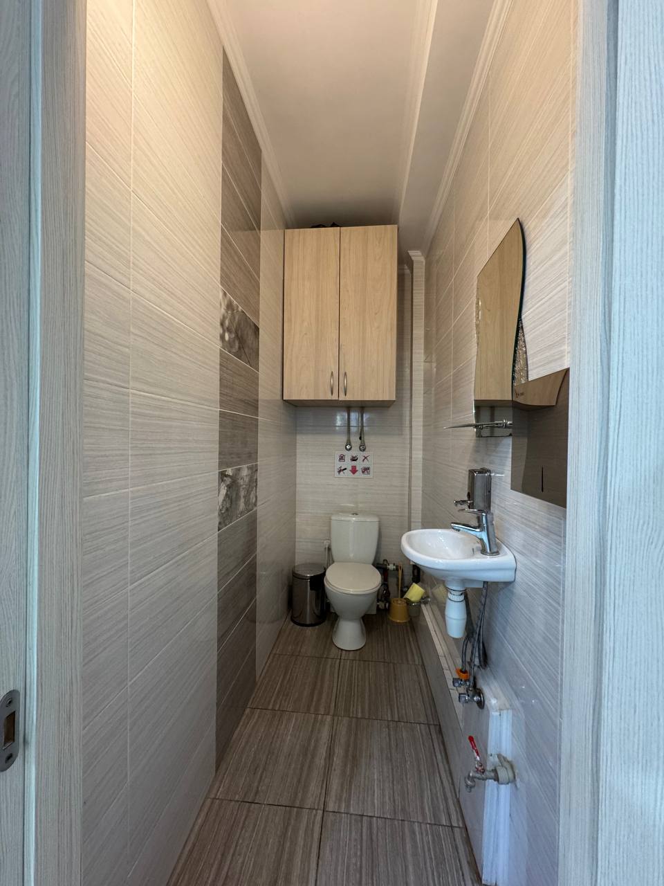 Продаж салону краси 37.8 м², Массив Радужный вул., 19/1