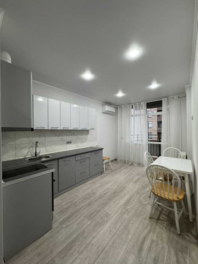 Аренда 1-комнатной квартиры 43 м², Европейская пл., Союзу, 45