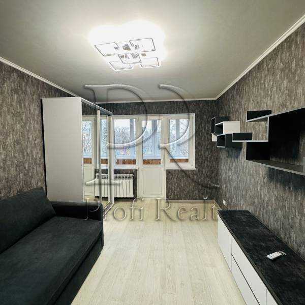 Продаж 2-кімнатної квартири 46 м², Перова бул., 16