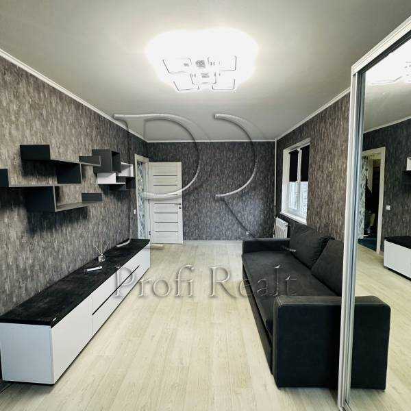 Продаж 2-кімнатної квартири 46 м², Перова бул., 16