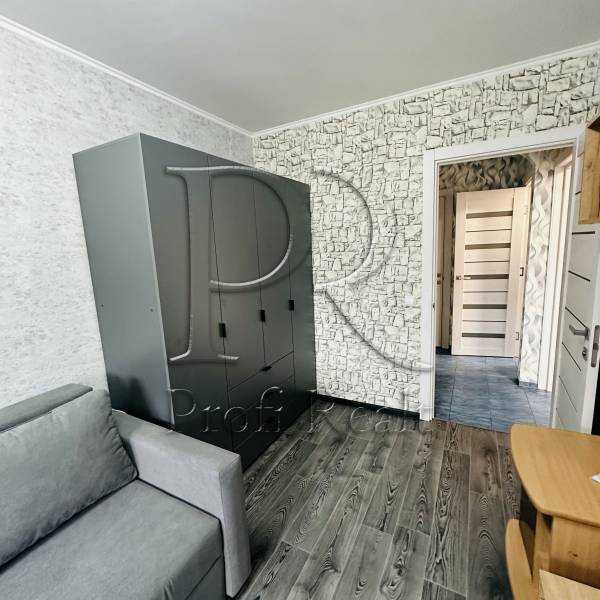 Продаж 2-кімнатної квартири 46 м², Перова бул., 16