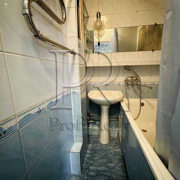 Продаж 2-кімнатної квартири 46 м², Перова бул., 16