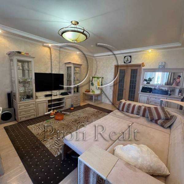 Продаж 3-кімнатної квартири 113 м², Ніжинська вул., 5