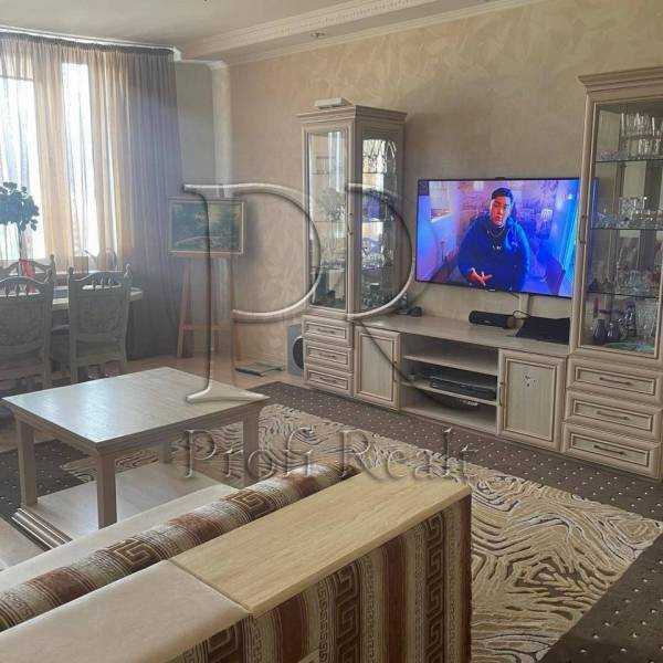 Продаж 3-кімнатної квартири 113 м², Ніжинська вул., 5