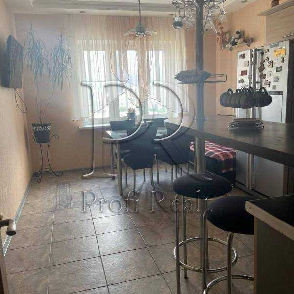 Продаж 3-кімнатної квартири 113 м², Ніжинська вул., 5