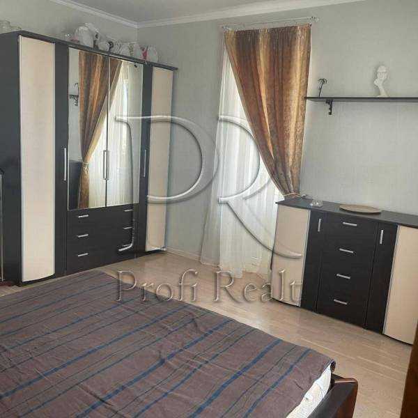 Продаж 3-кімнатної квартири 113 м², Ніжинська вул., 5