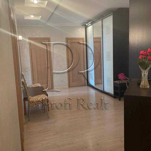 Продаж 3-кімнатної квартири 113 м², Ніжинська вул., 5