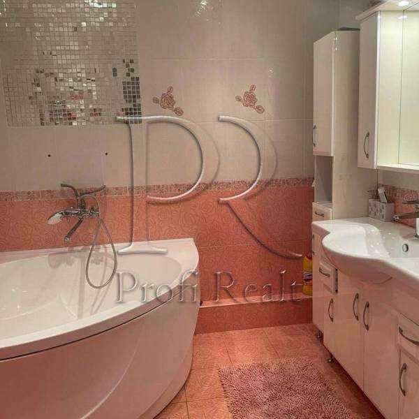 Продаж 3-кімнатної квартири 113 м², Ніжинська вул., 5