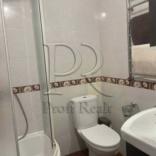 Продаж 3-кімнатної квартири 113 м², Ніжинська вул., 5