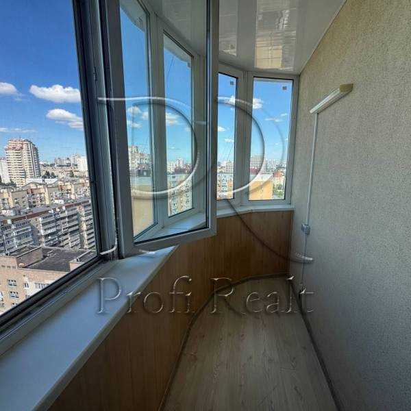 Продаж 3-кімнатної квартири 113 м², Ніжинська вул., 5