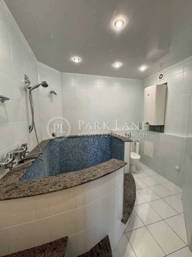Продажа 3-комнатной квартиры 119 м², Кловский спуск, 5