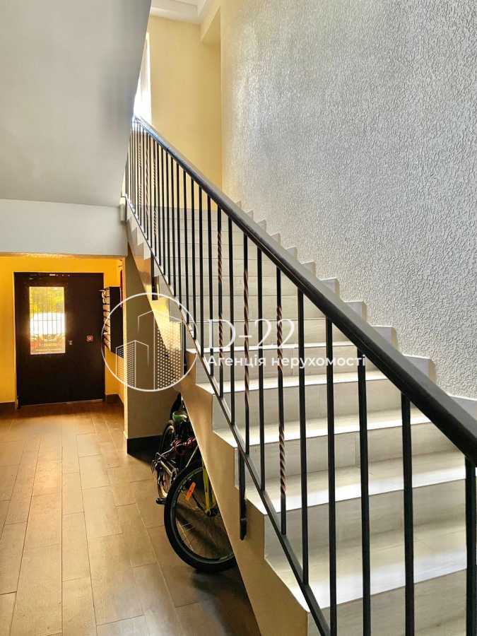 Продаж 1-кімнатної квартири 39 м², Миру, 1
