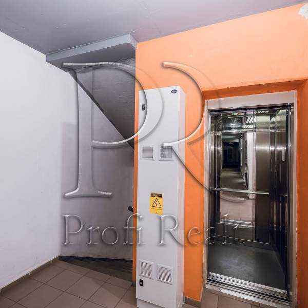 Продаж 1-кімнатної квартири 28 м², Соборна вул., 103/13