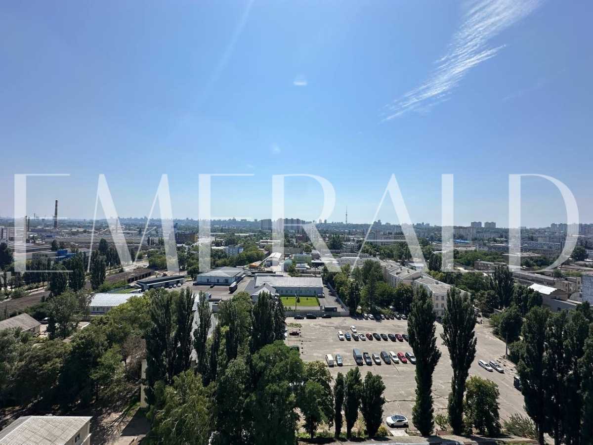 Продажа 2-комнатной квартиры 77.05 м², Коноплянская ул., 22Б