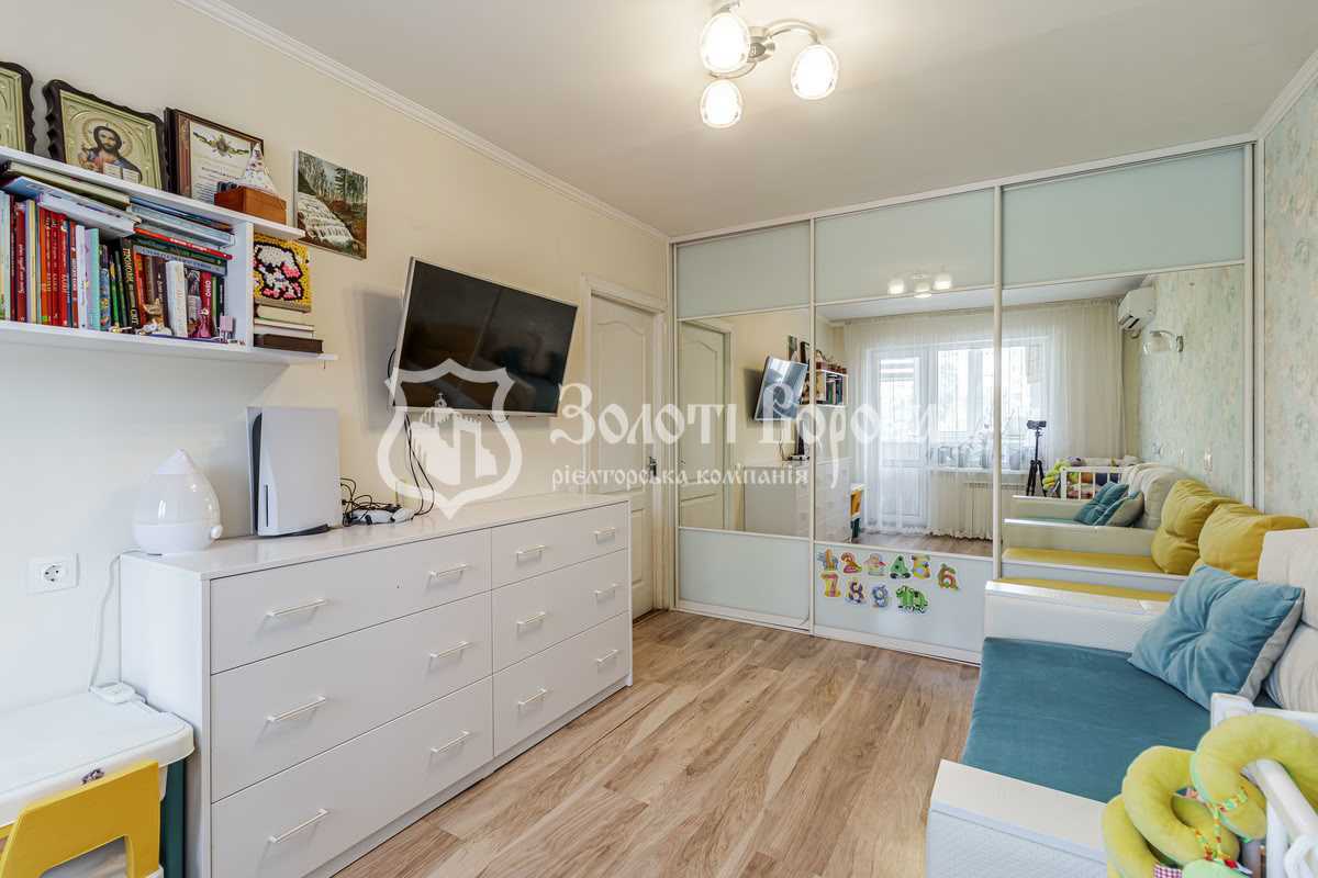 Продаж 1-кімнатної квартири 27 м², Європейська пл., Союзу, 3