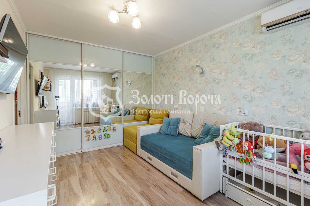 Продаж 1-кімнатної квартири 27 м², Європейська пл., Союзу, 3