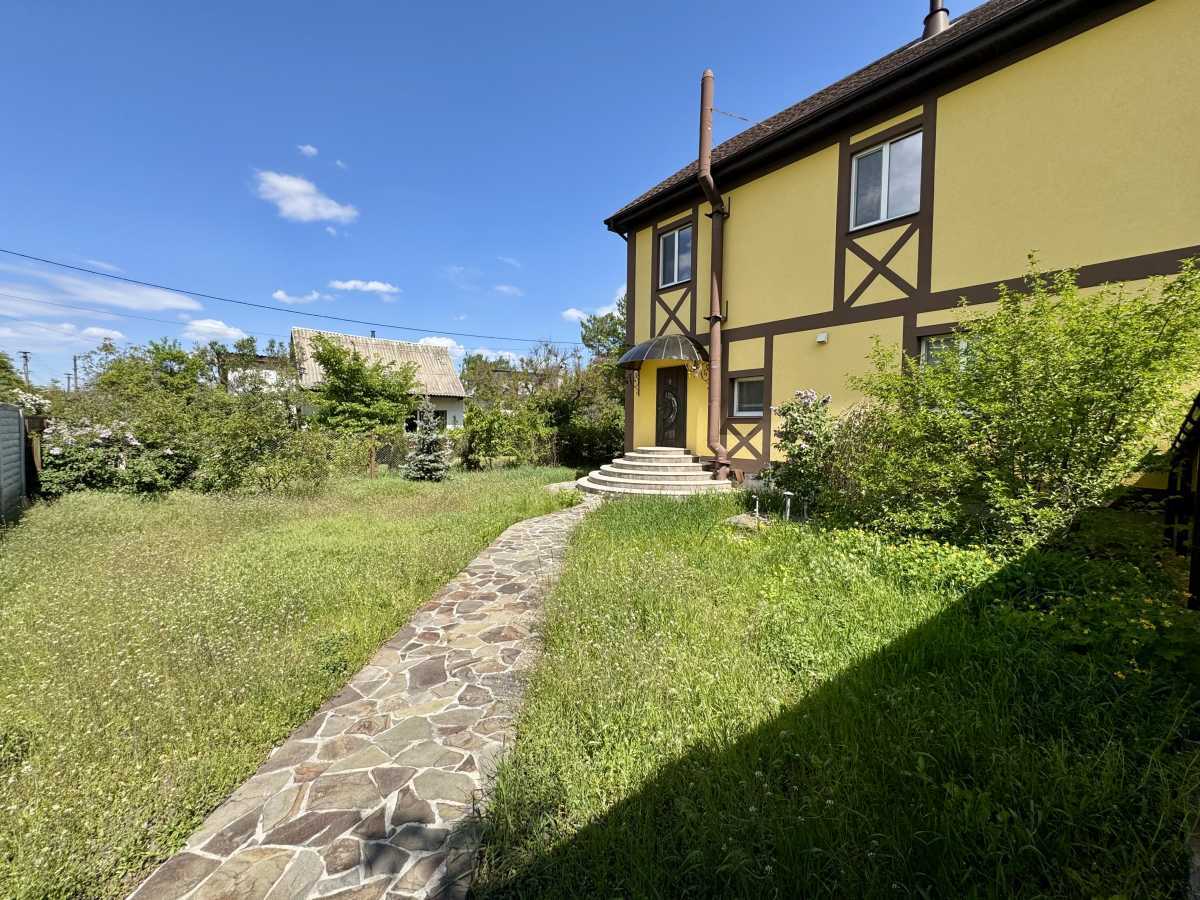 Продаж будинку 380 м²