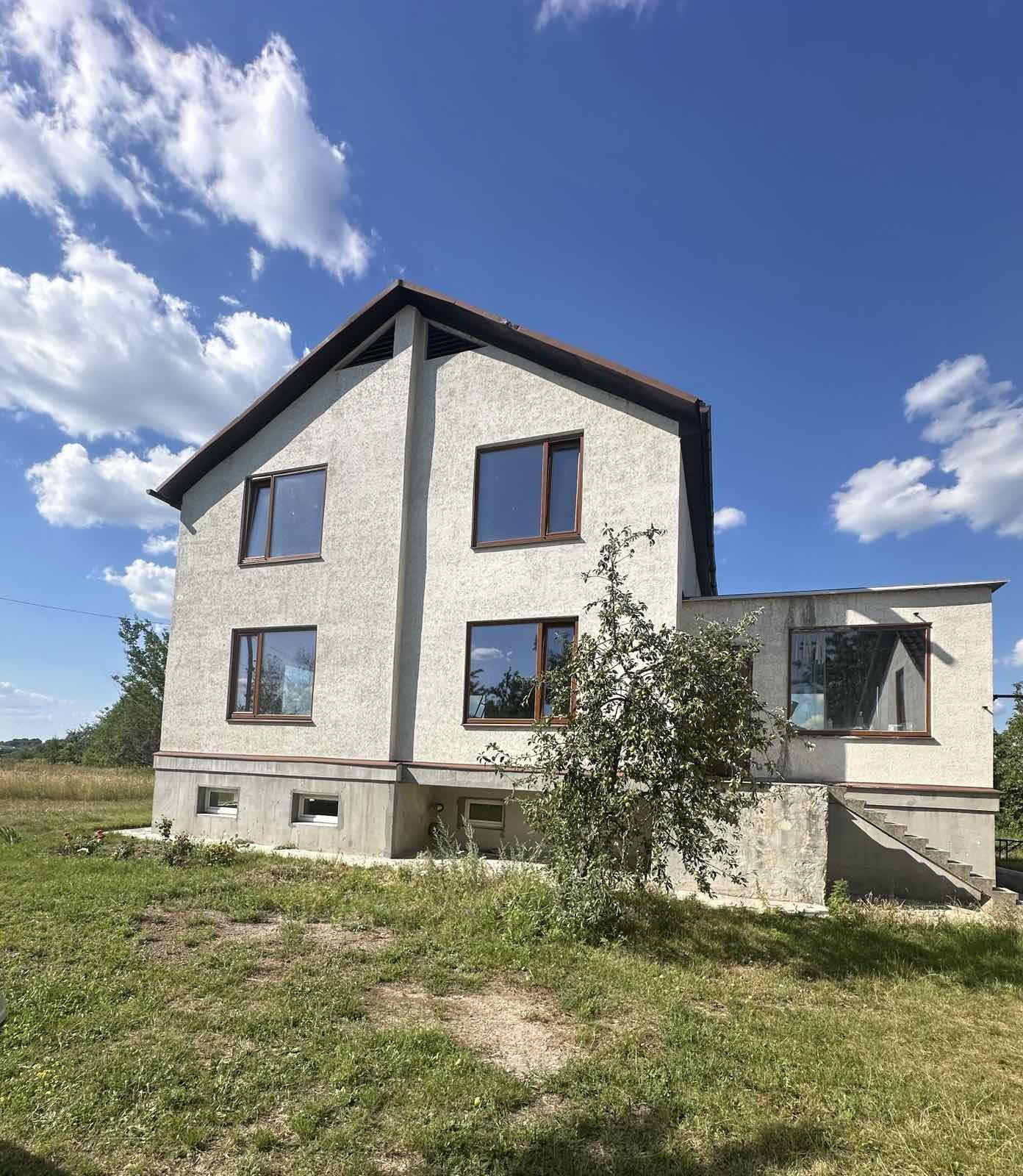 Продаж будинку 180 м²
