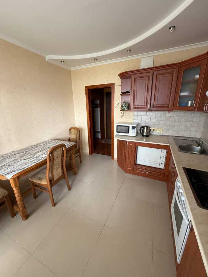 Продажа 1-комнатной квартиры 43 м², Верховинная ул., 35