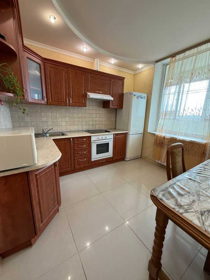 Продажа 1-комнатной квартиры 43 м², Верховинная ул., 35