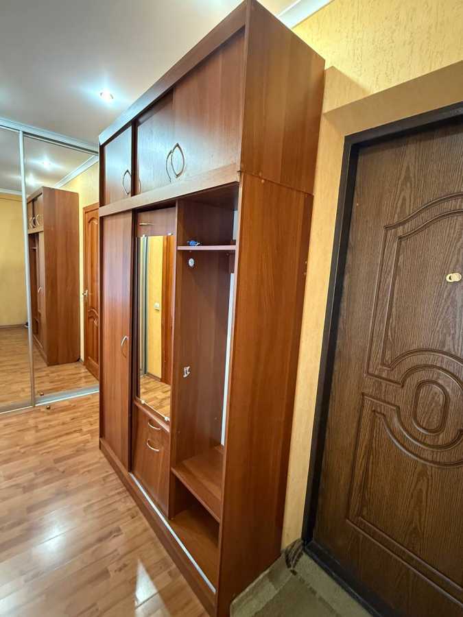 Продажа 1-комнатной квартиры 43 м², Верховинная ул., 35