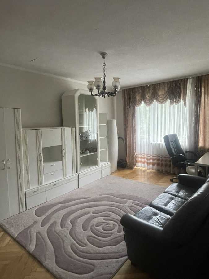 Продажа 2-комнатной квартиры 52 м², Митрополита Андрея Шептицкого ул., 1/2