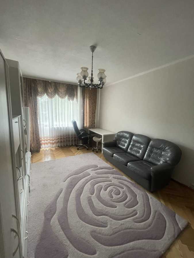Продажа 2-комнатной квартиры 52 м², Митрополита Андрея Шептицкого ул., 1/2