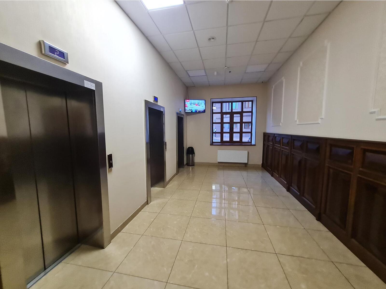 Оренда офісу 250 м², Верхній Вал вул.
