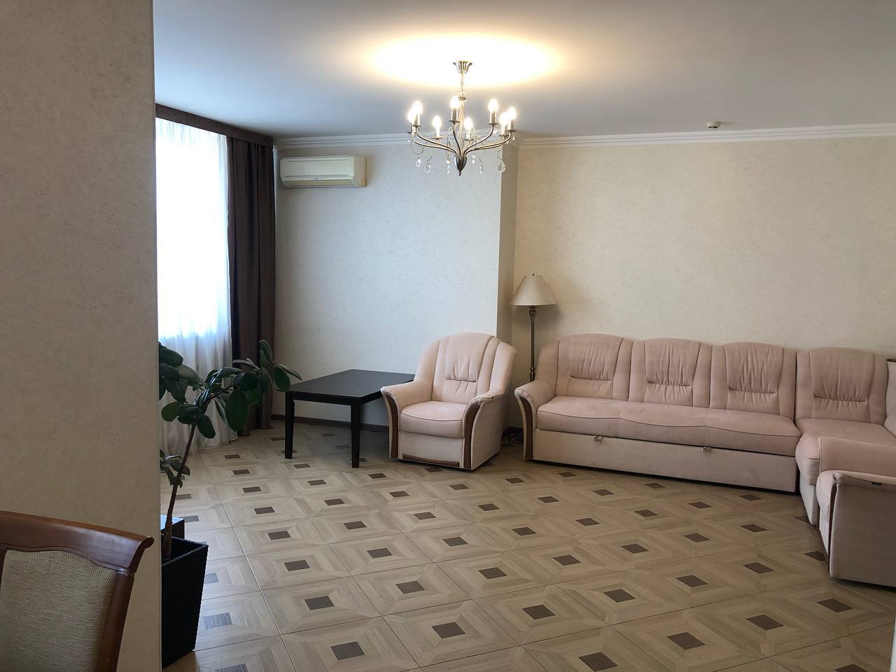 Аренда 3-комнатной квартиры 118 м², Срибнокильская ул., 1