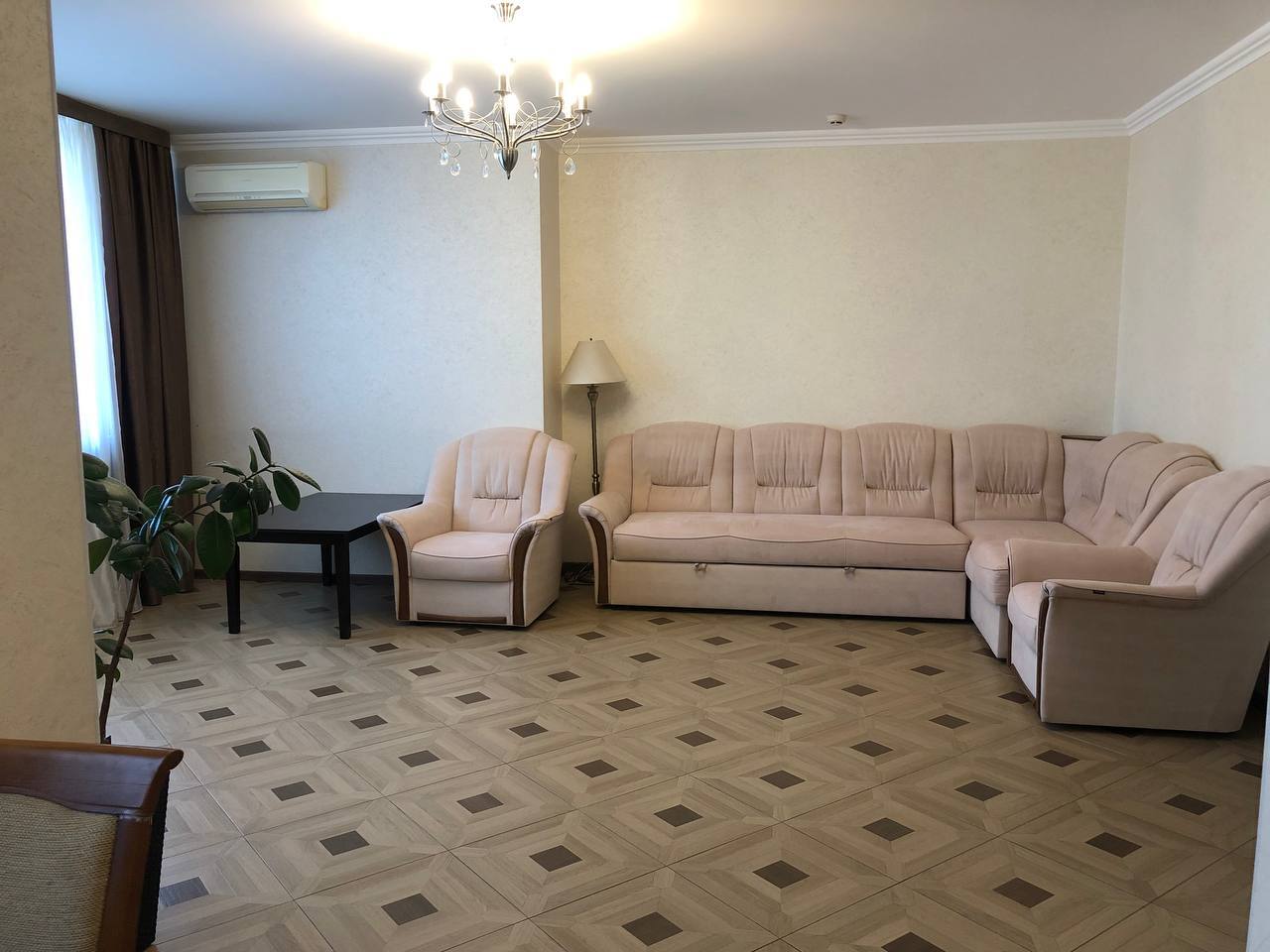 Аренда 3-комнатной квартиры 118 м², Срибнокильская ул., 1