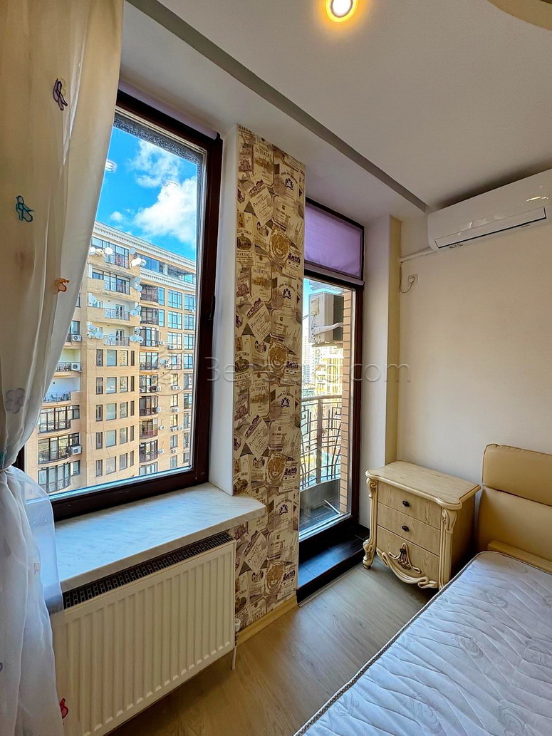 Продажа квартиры со свободной планировкой 77 м², Тенистая ул., 9/12