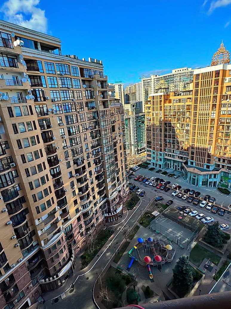 Продажа квартиры со свободной планировкой 77 м², Тенистая ул., 9/12