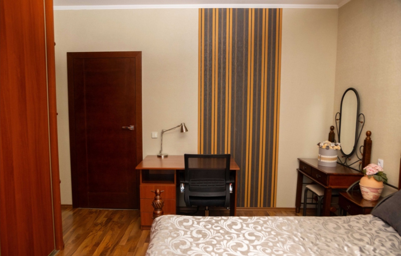 Продаж 3-кімнатної квартири 100 м², Павла Тичини просп., 16/2
