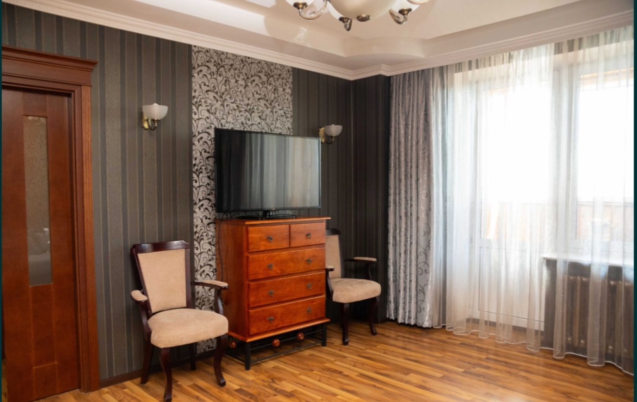 Продаж 3-кімнатної квартири 100 м², Павла Тичини просп., 16/2