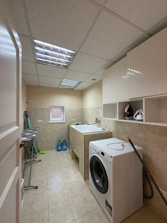 Продаж будинку 350 м², Максима Рильського вул.