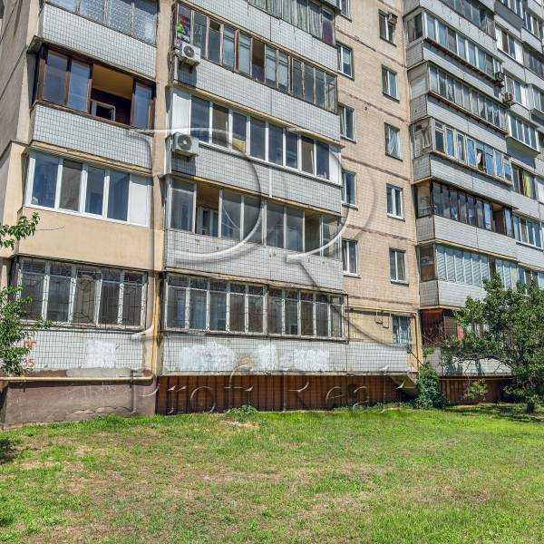 Продажа 5-комнатной квартиры 99 м², Тростянецкая ул., 3