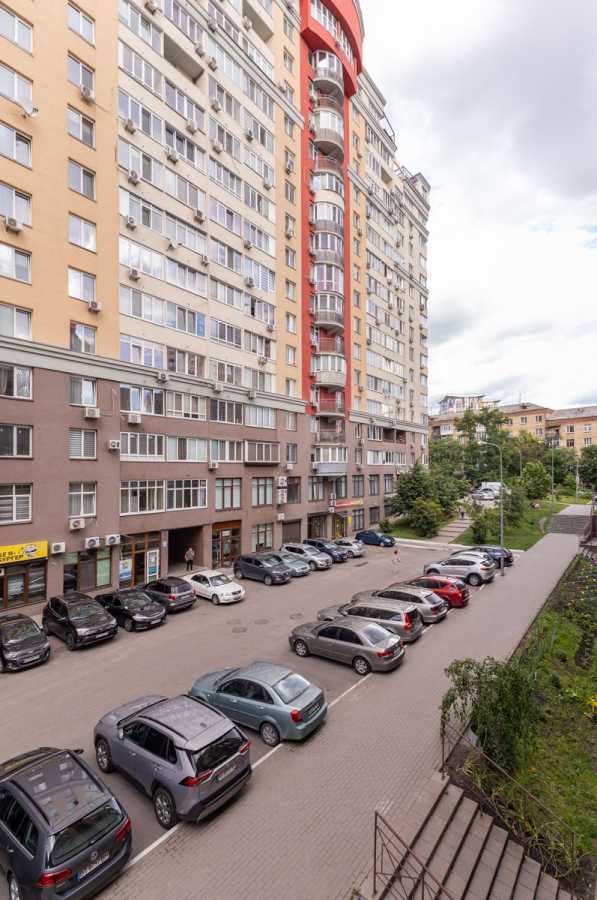 Продажа 3-комнатной квартиры 110 м², Михаила Донца ул., Ломоносова, 48