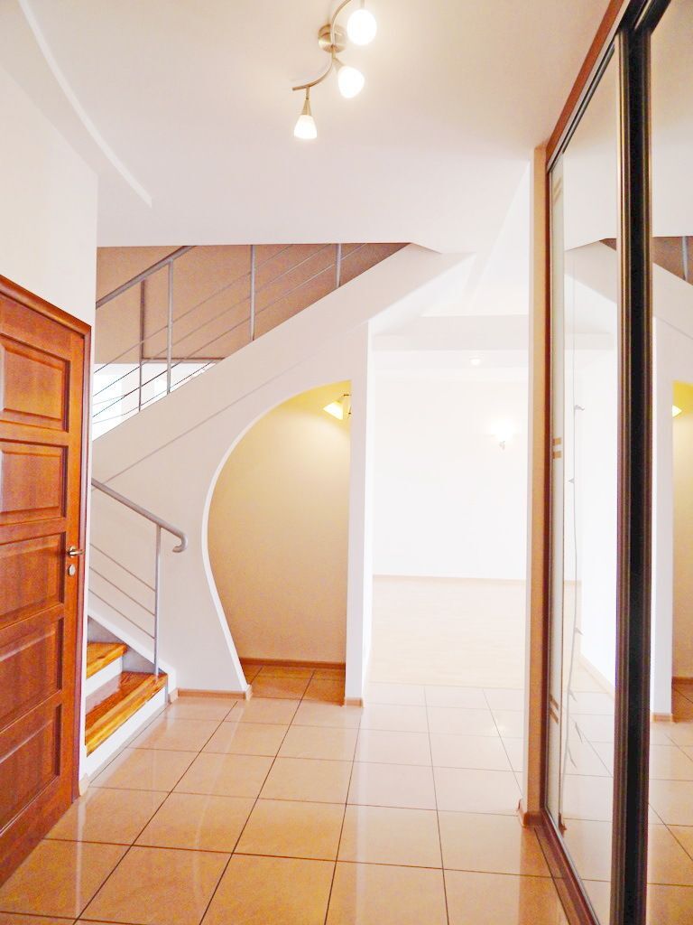 Продаж 2-рівневої квартири 126 м², Межигірська вул., 5