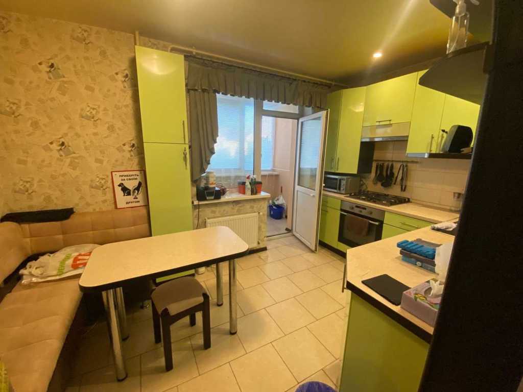 Продаж 1-кімнатної квартири 37.7 м², Райдужна вул., 147