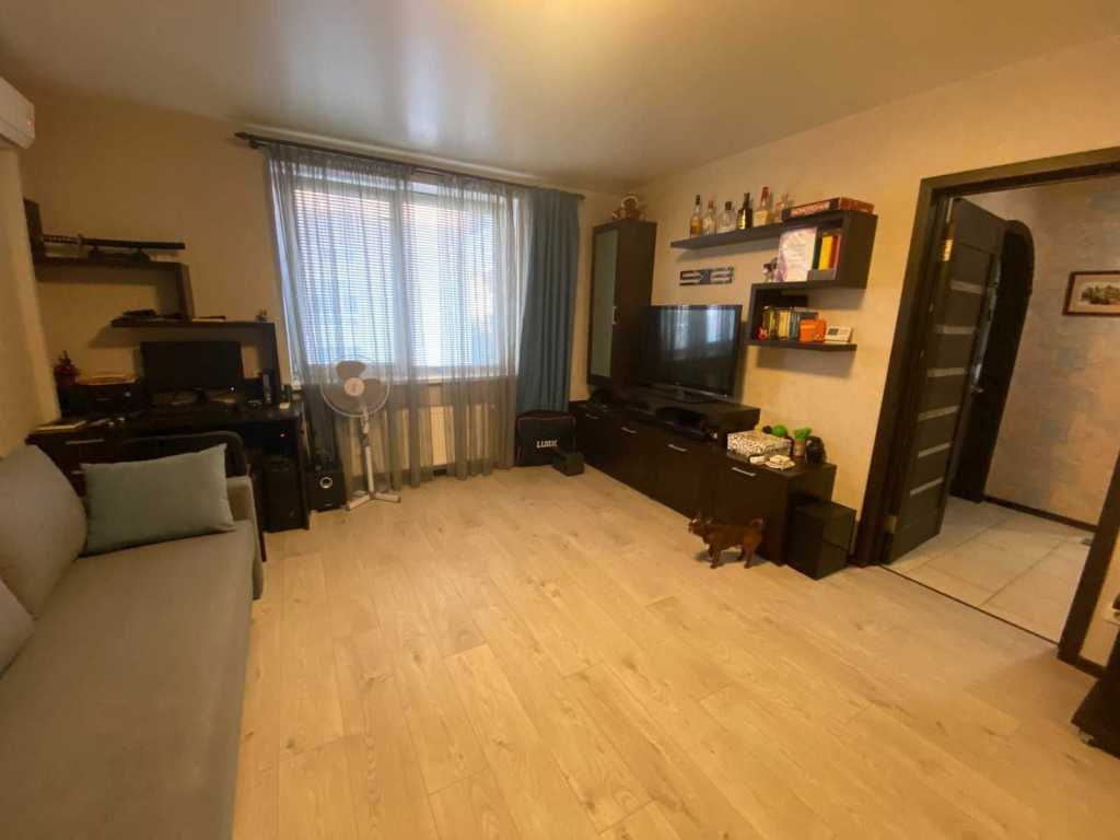 Продаж 1-кімнатної квартири 37.7 м², Райдужна вул., 147