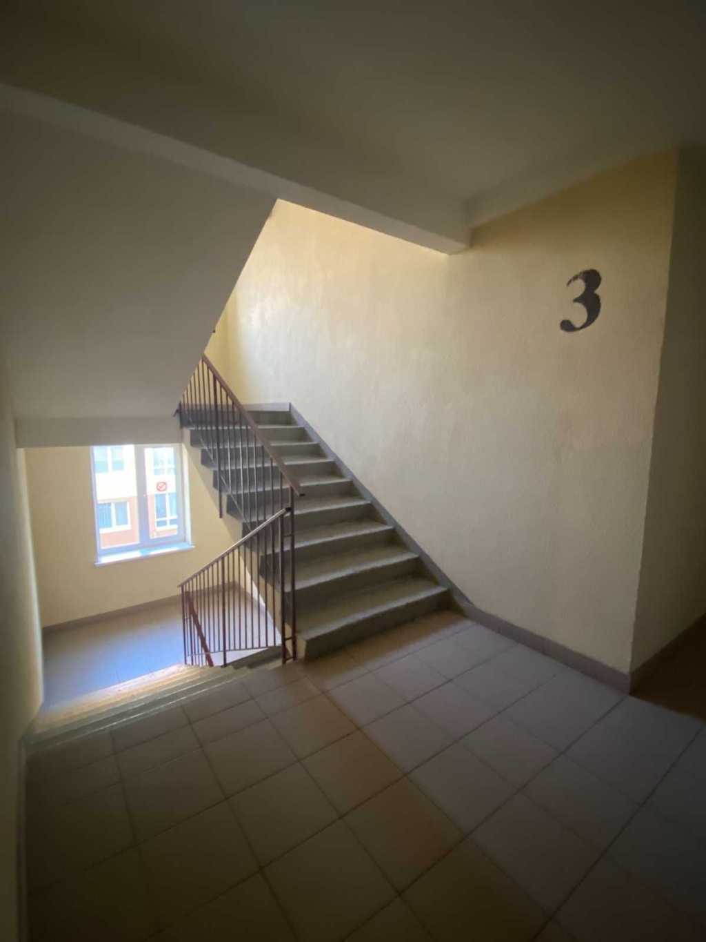 Продаж 1-кімнатної квартири 37.7 м², Райдужна вул., 147