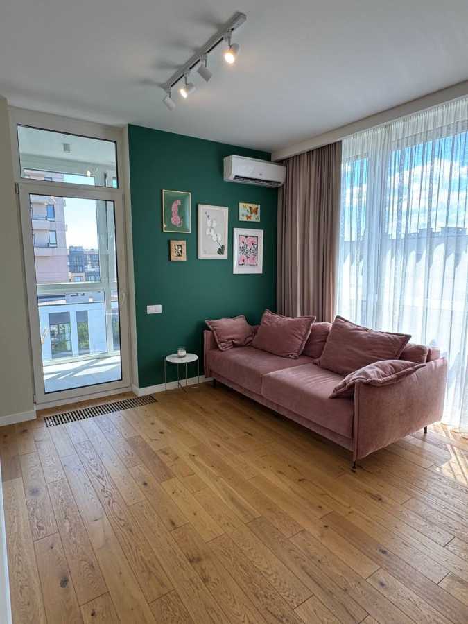 Продажа 2-комнатной квартиры 66.6 м², Салютная ул., 2