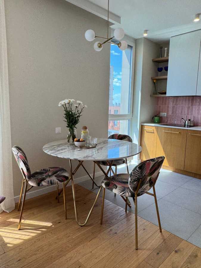 Продажа 2-комнатной квартиры 66.6 м², Салютная ул., 2