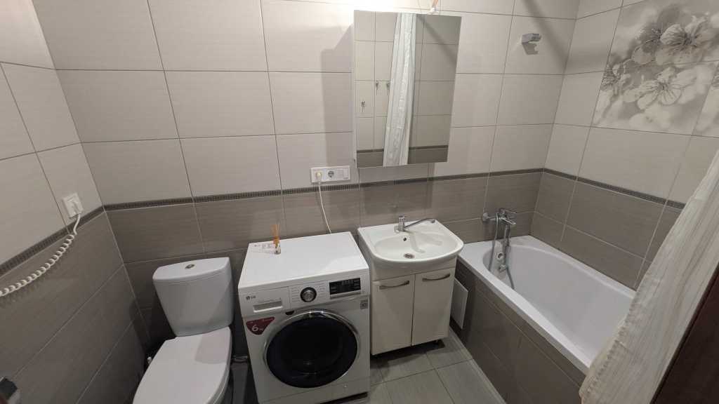 Продажа 3-комнатной квартиры 90 м², Олексы Тихого ул., 4